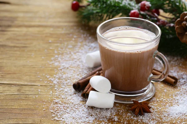 Cacao caliente dulce con malvaviscos, bebida de Navidad de invierno — Foto de Stock