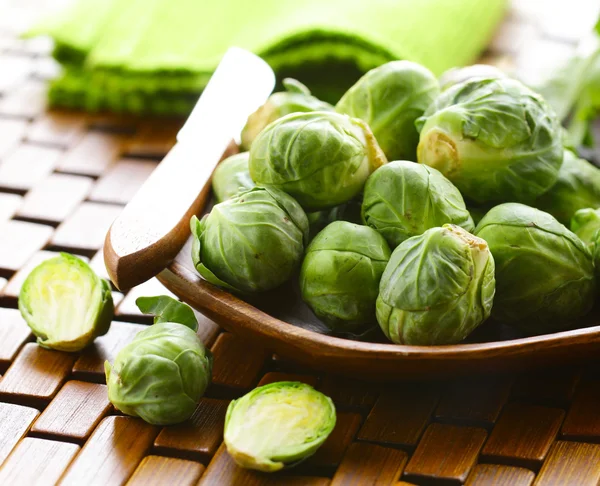 Organic green brussel sprouts — Stock fotografie