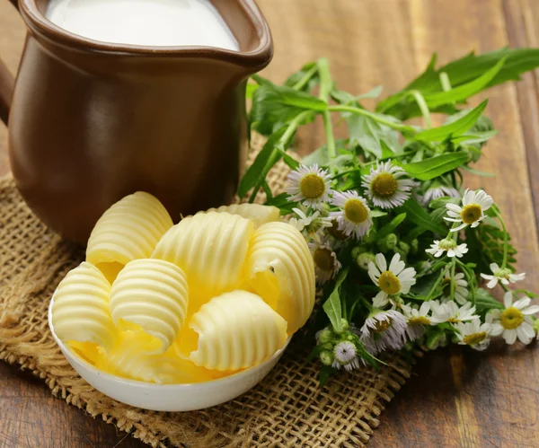 Natuurlijke biologische boter, zuivelproduct — Stockfoto