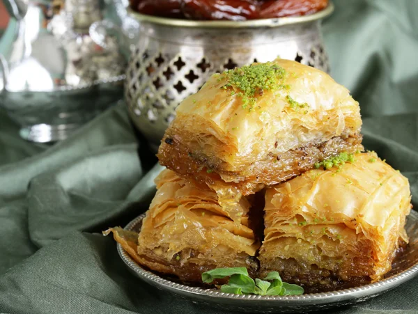 Tradiční turecké arabské sladkosti baklava — Stock fotografie