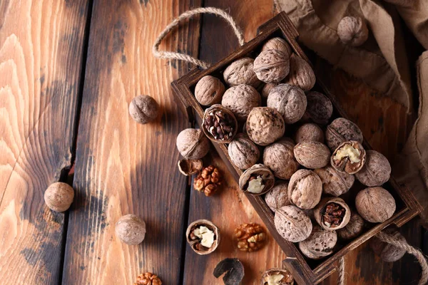 Přírodní Organické Ořechy Stole — Stock fotografie