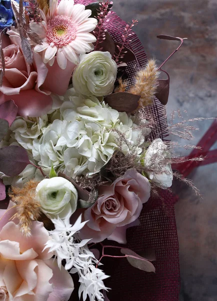 Arka plan için bir buket şenlikli çiçek.