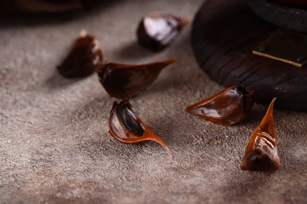 Japanese Black Fermented Garlic Table — Stock Photo, Image