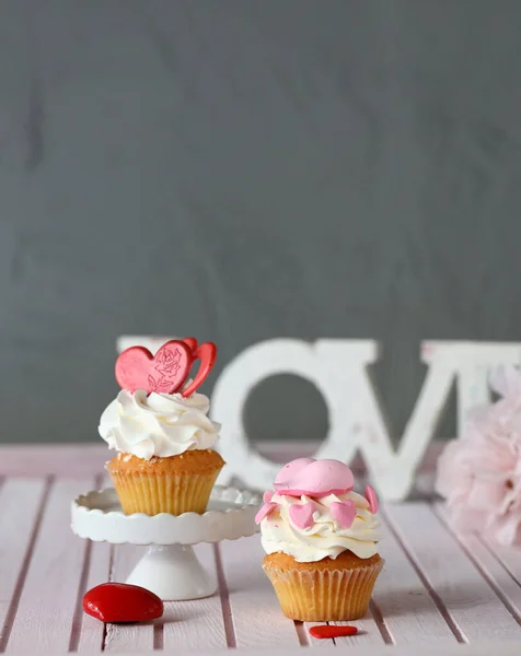 Cupcakes Butter Cream Valentine Day Table — Stock Photo, Image