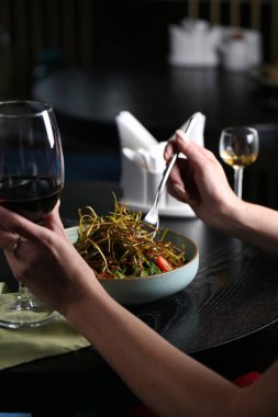 Taze organik sağlıklı sebzeli salata.