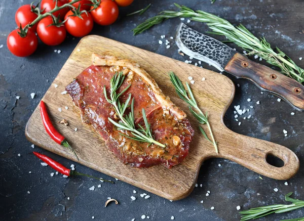 Raw Organic Meat Spices Cooking — Stock Photo, Image