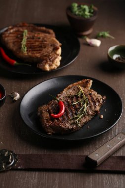 Sağlıklı yemek için kızarmış bbq eti.