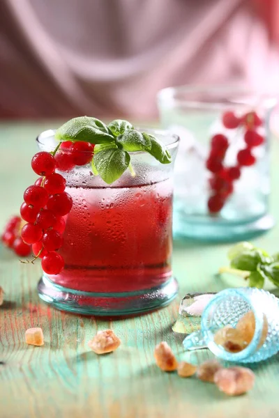 Напиток Свежей Красной Смородиной — стоковое фото