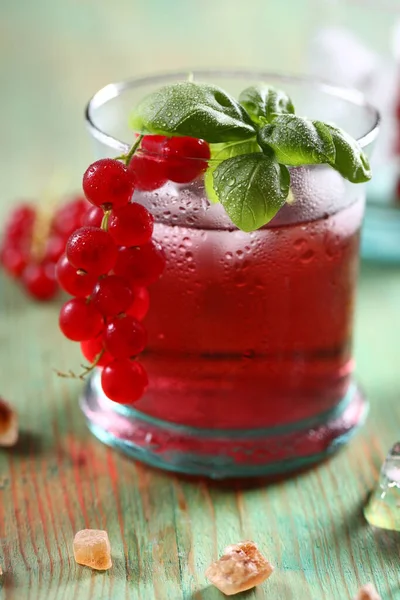 Напиток Свежей Красной Смородиной — стоковое фото