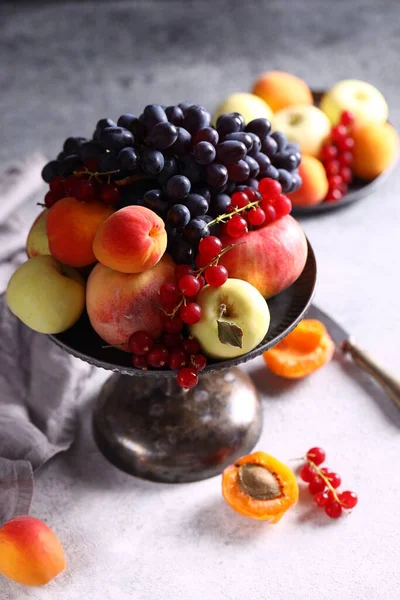 Stilleven Vers Fruit Een Vaas — Stockfoto