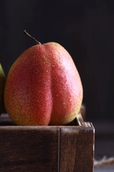 Organic Ripe Pear Fruit Table — Stock Photo, Image