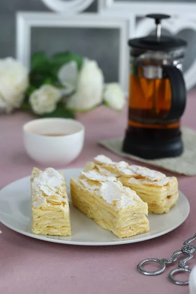 Tranche Gâteau Pour Dessert Sur Une Assiette — Photo