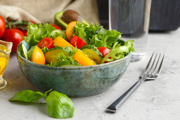 Salada Fresca Com Tomate Rabanete Comida Saudável — Fotografia de Stock