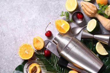 Meyve ve meyveli kokteyl karıştırma aletleri