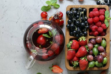 Sağlıklı beslenmek için taze böğürtlen çeşitleri