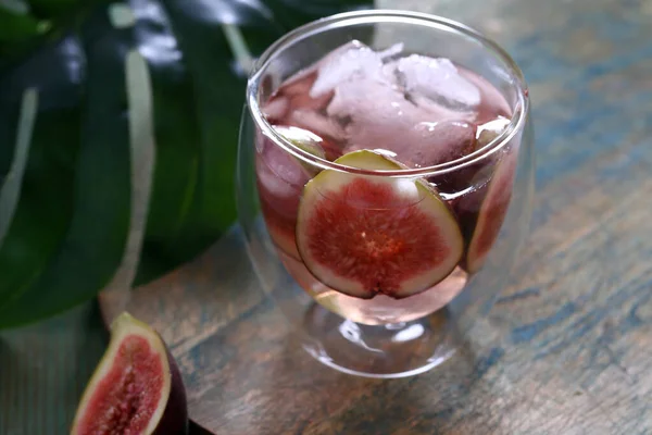 Bebida Refrescante Com Bagas Gelo — Fotografia de Stock