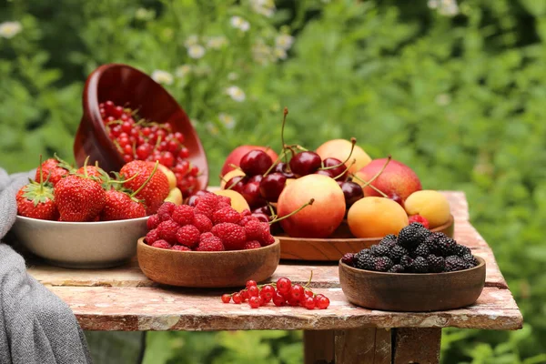 Frisches Beerensortiment Für Eine Gesunde Ernährung — Stockfoto