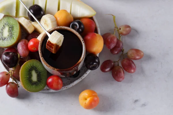 Fonduta Cioccolato Con Bacche Frutta — Foto Stock
