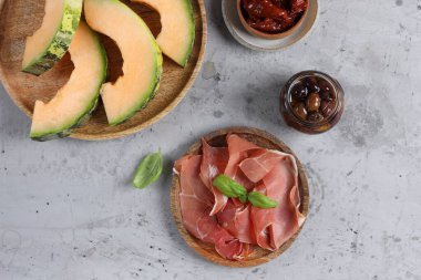 İtalyan aperatifi prosciutto ham antipasto