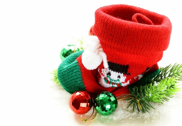 Calzini a maglia natalizia per regali decorazione tradizionale festiva — Foto Stock
