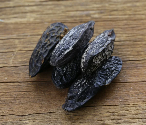 Fragrant tonka bean, vanilla flavor used for baking — Stock Photo, Image