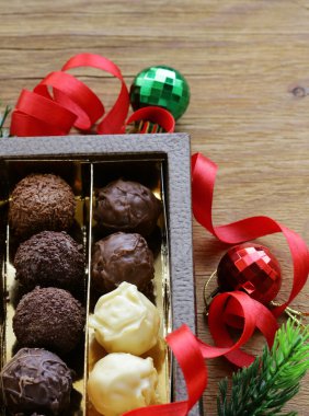 çikolata şekerleme truffle tatlı Noel için hediye kutusu