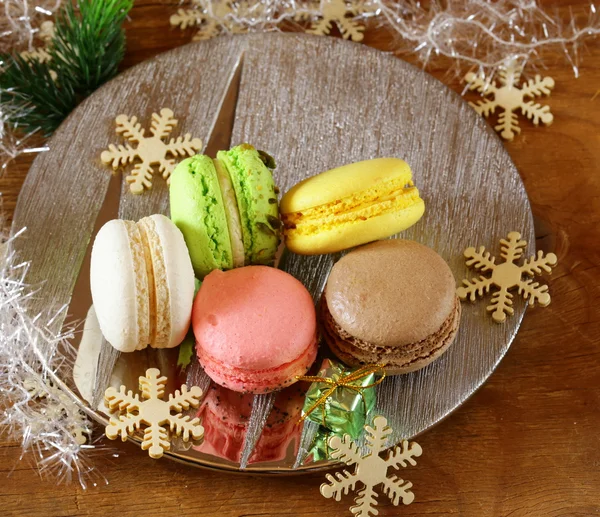 Multicolor French macaroons sweet treats Christmas present — Stock Photo, Image