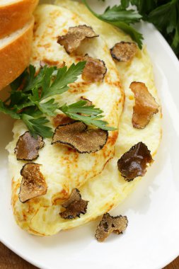 Gurme Siyah truffle ve otlar ile omlet