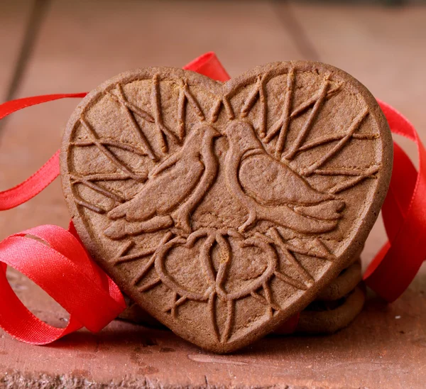 Schokoladenkekse in Herzform, Symbol der Liebe — Stockfoto