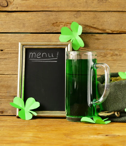 St Patrick's Day green beer with shamrock — Stock Photo, Image