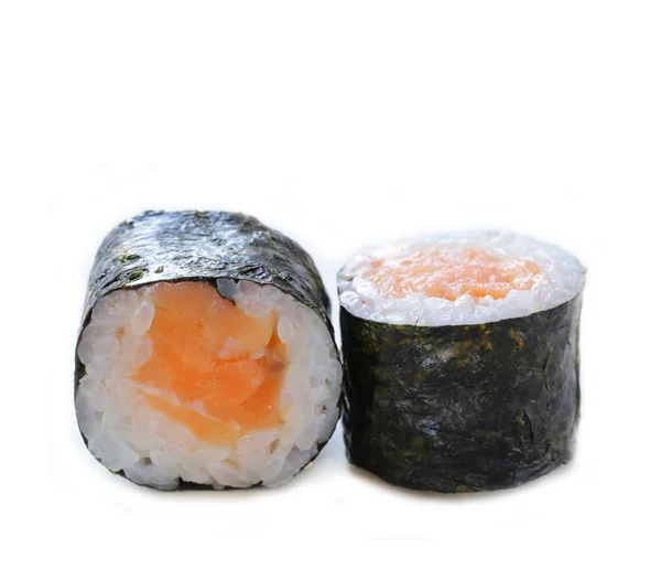 Sushi met zalm - rollen traditionele Japanse gerechten — Stockfoto