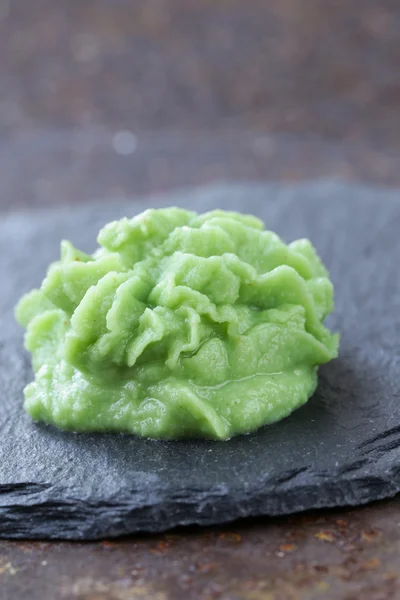 Παραδοσιακή ιαπωνική σάλτσα μουστάρδας wasabi για σούσι — Φωτογραφία Αρχείου