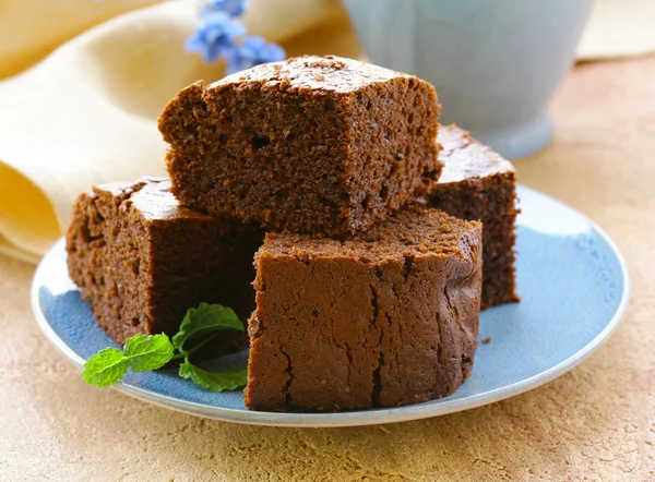 Piezas delicioso pastel de chocolate casero brownie —  Fotos de Stock