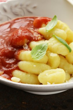 Patates ve yumurta ile hazırlanan geleneksel İtalyan gnocchi
