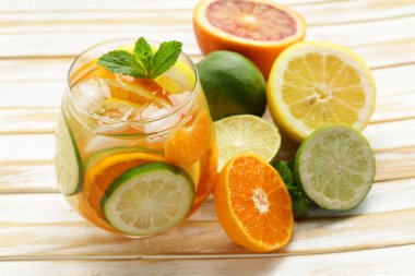 Portakal, limon ve limon ile yaz narenciye limonata
