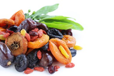 Karışık kuru meyve (kuru üzüm, kayısı, incir, Kuru erik, goji, kızılcık)