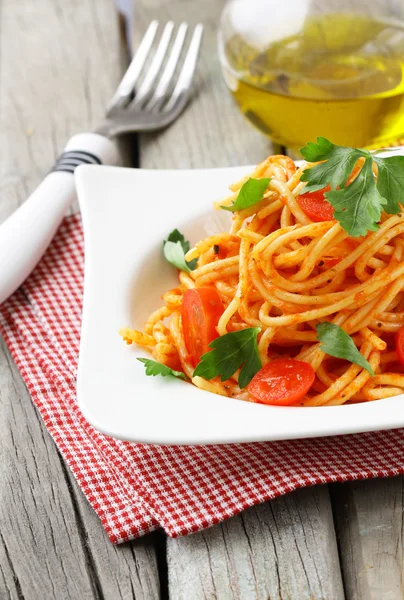 Italian traditional pasta - spaghetti with tomato sauce — Stock Photo, Image