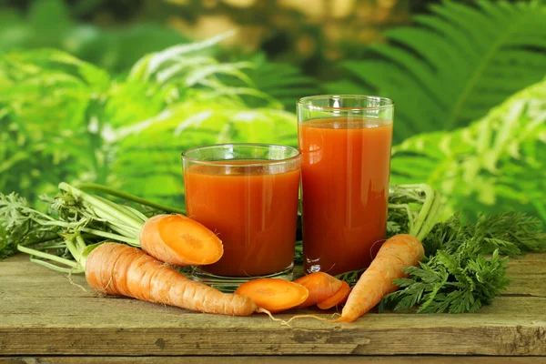 Natural organic carrot fresh juice - healthy food — Stock Photo, Image