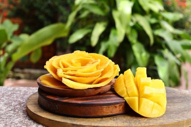 Mango şekeri, kurutulmuş mango tatlısı, Vietnam meyveleri.