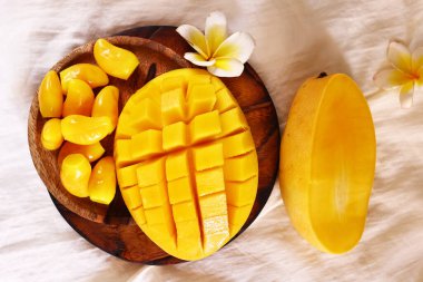 Mango şekeri, kurutulmuş mango tatlısı, Vietnam meyveleri.