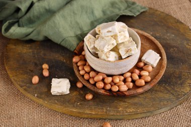 Cevizli şeker, fındıklı tatlı ve şeker.