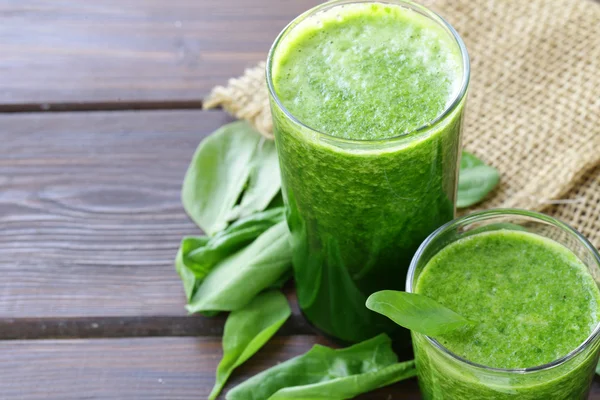 Natural organic smoothie green spinach - healthy food — Stock Photo, Image