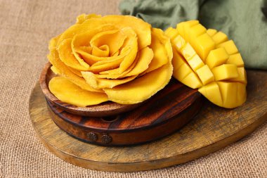 Mango şekeri, kurutulmuş mango tatlısı, Vietnam meyveleri.