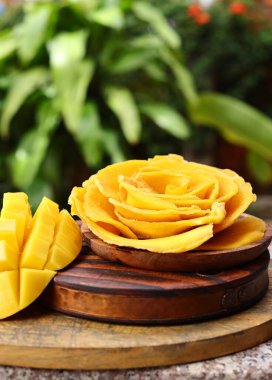 Mango şekeri, kurutulmuş mango tatlısı, Vietnam meyveleri.