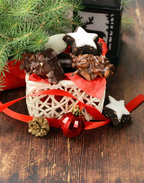 Traditionelle Weihnachtsplätzchen als Geschenk und Dessert — Stockfoto