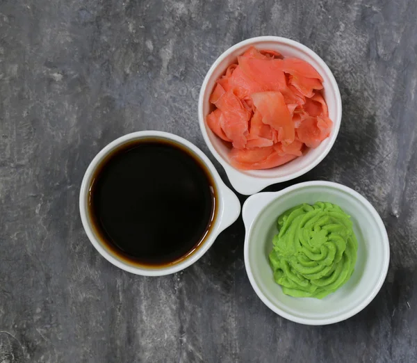 Japanese wasabi sauce, soy sauce and pickled ginger — Stock Photo, Image