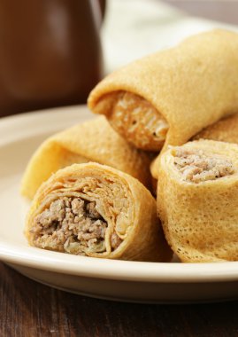 plaka, Rus yemekleri etli ince krep