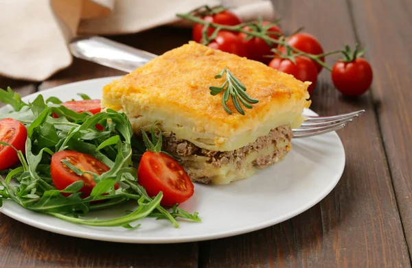 Homemade potato gratin with meat and cheese — Stock Photo, Image