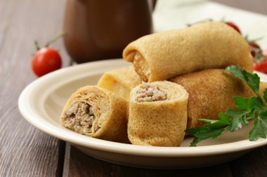 plaka, Rus yemekleri etli ince krep