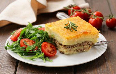 ev yapımı patates graten et ve peynir ile